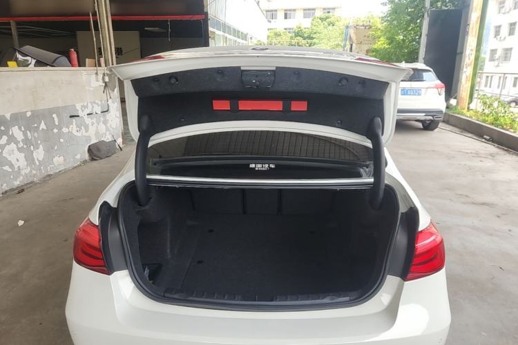 Used BMW 3 Series 2018 320i M Sport Package Trunk