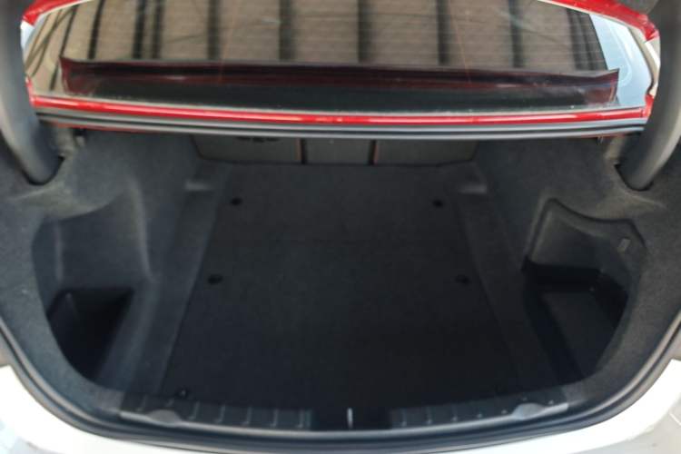 Used BMW 3 Series 2018 320Li Fashion Model Trunk