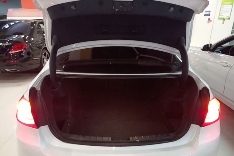 Used BMW 3 Series 2018 320Li Fashion Model Trunk