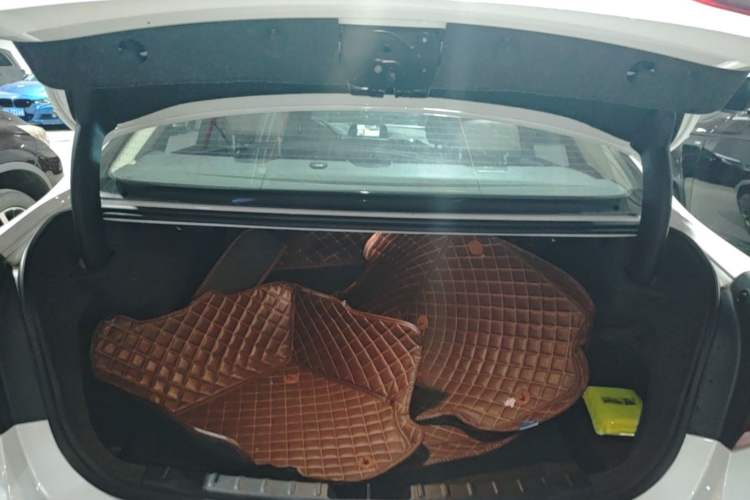 Used BMW 3 Series 2018 320Li Fashion Model Trunk