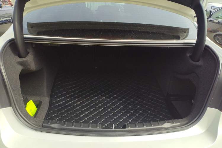 Used BMW 3 Series 2018 320Li xDrive Fashion Model Trunk