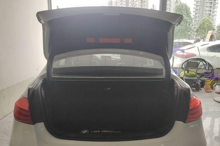 Used BMW 3 Series 2018 320Li Leading Model M Sport Package Trunk