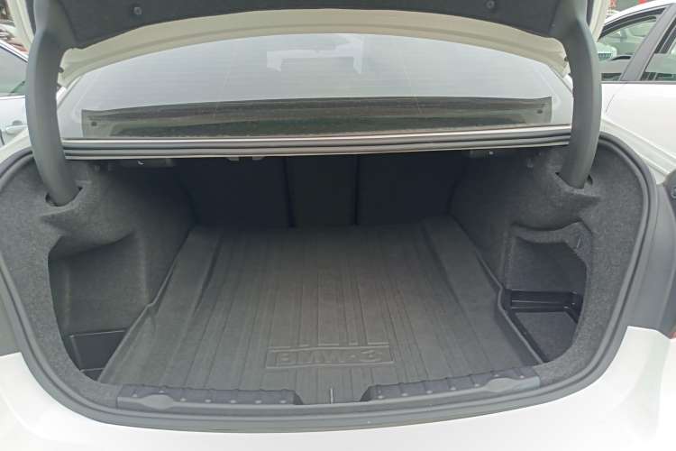 Used BMW 3 Series 2018 320Li Fashion Model Trunk