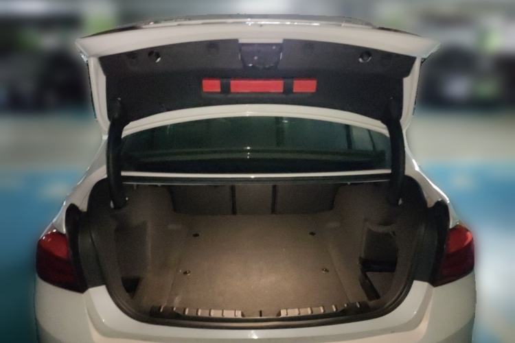 Used BMW 3 Series 2018 318i Trunk