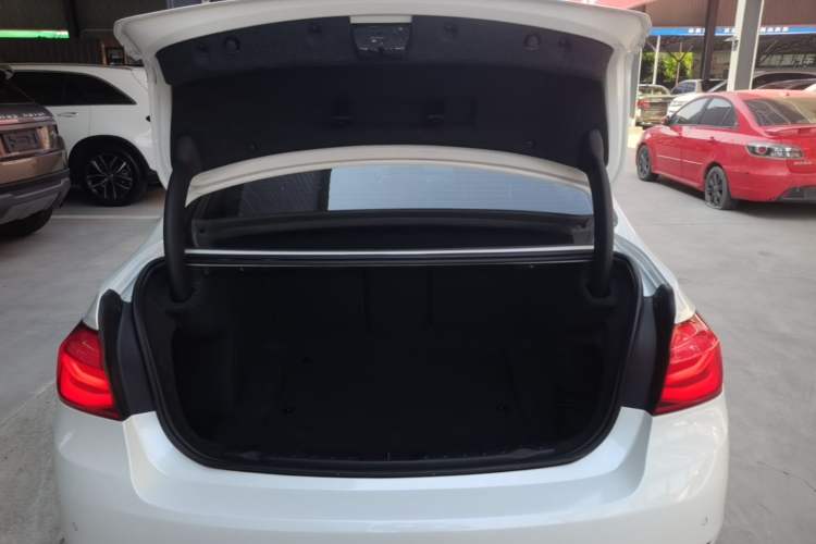Used BMW 3 Series 2018 320Li Fashion Model Trunk