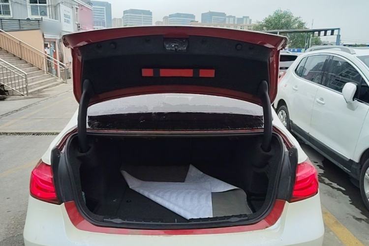Used BMW 3 Series 2018 320i M Sport Package Trunk