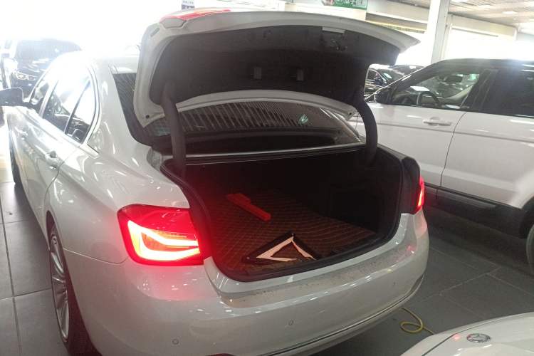 Used BMW 3 Series 2018 320Li xDrive Fashion Model Trunk