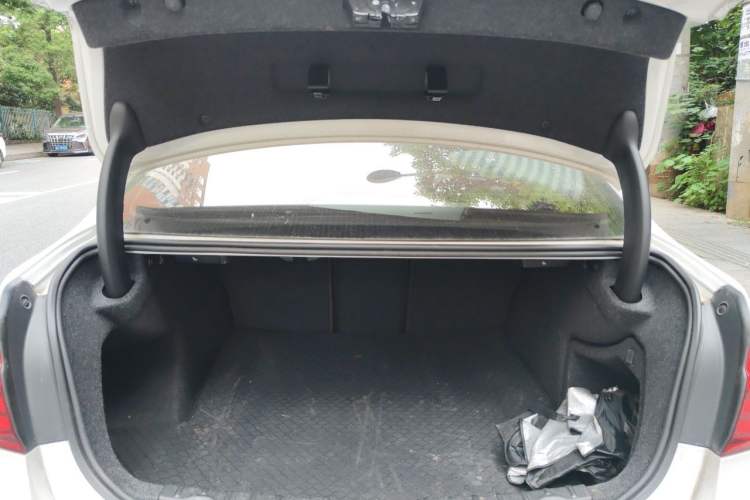Used BMW 3 Series 2018 320Li Leading Luxury Package Trunk
