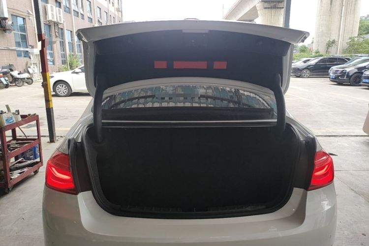 Used BMW 3 Series 2018 320Li Fashion Model Trunk