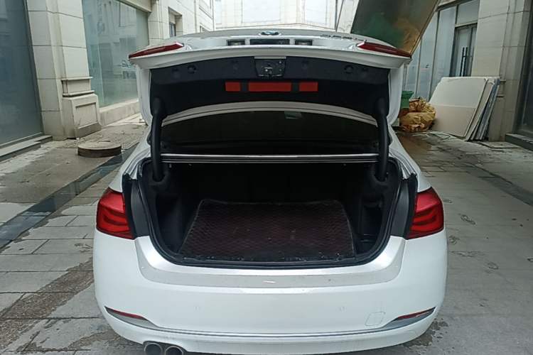 Used BMW 3 Series 2018 320Li Fashion Model Trunk