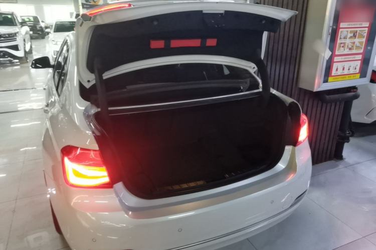 Used BMW 3 Series 2018 320Li Fashion Model Trunk