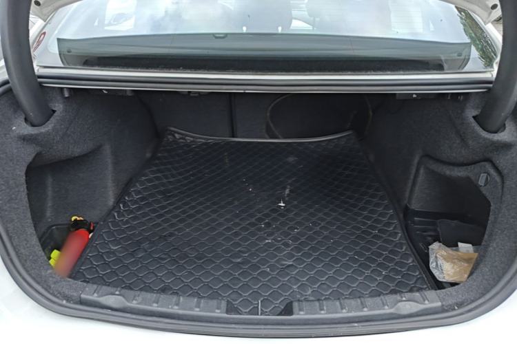 Used BMW 3 Series 2018 320i M Sport Package Trunk