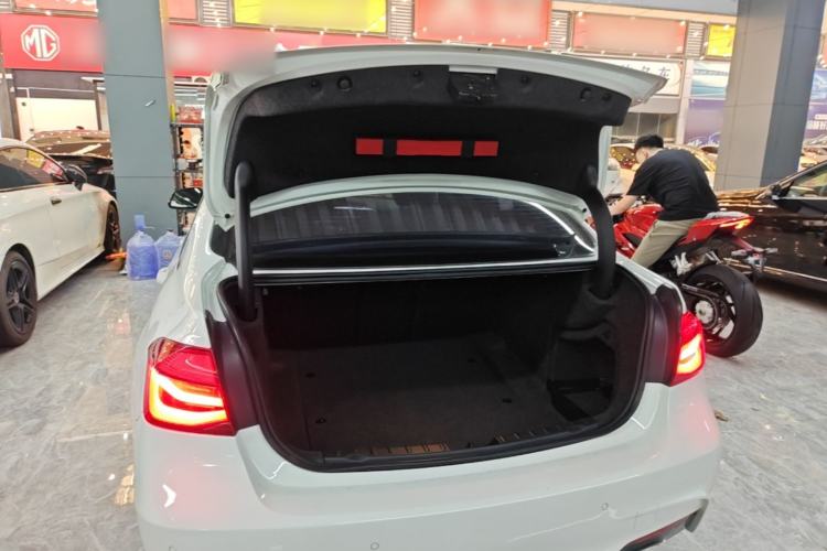 Used BMW 3 Series 2018 320Li M Sport Night Edition Trunk
