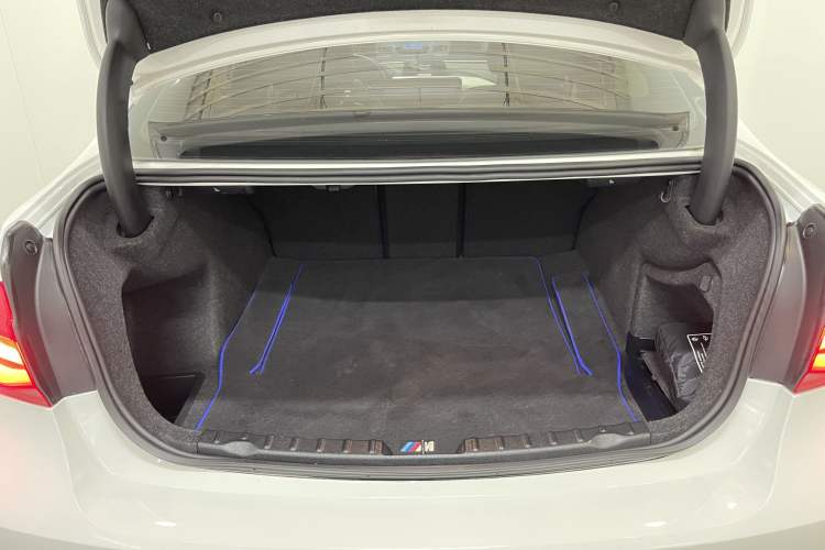 Used BMW 3 Series 2018 320i M Sport Package Trunk