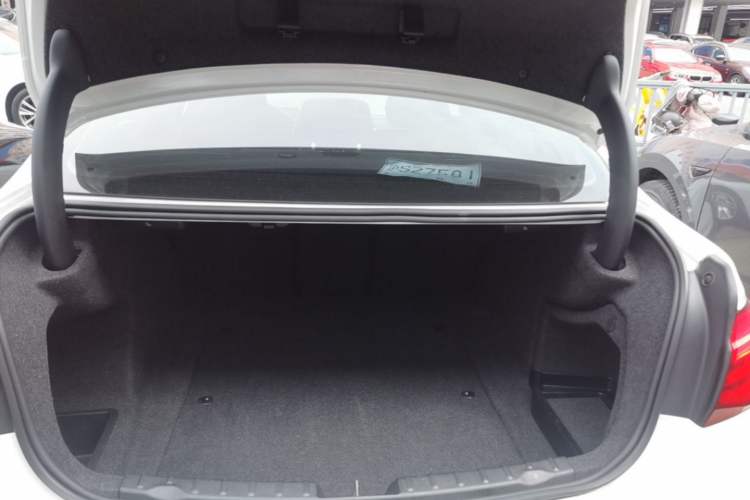 Used BMW 3 Series 2018 320i M Sport Package Trunk