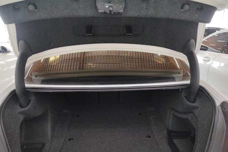 Used BMW 3 Series 2018 320Li Leading Model M Sport Package Trunk
