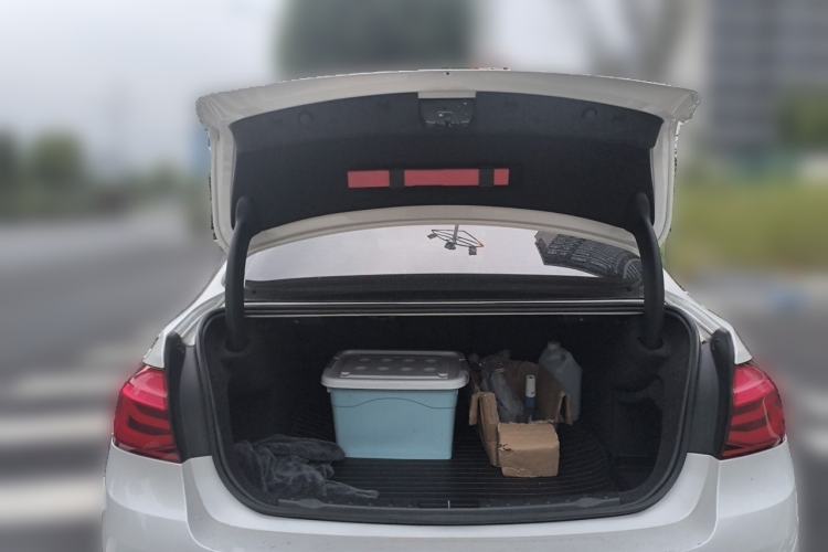 Used BMW 3 Series 2018 320Li Fashion Model Trunk