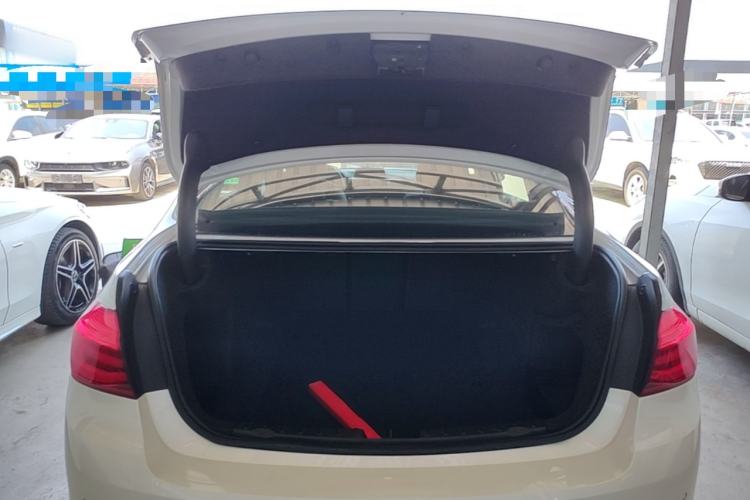Used BMW 3 Series 2018 320Li Fashion Model Trunk