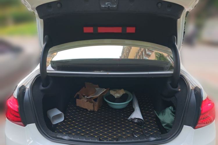 Used BMW 3 Series 2018 320Li Fashion Model Trunk