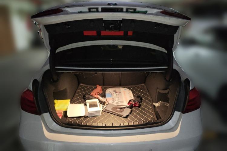 Used BMW 3 Series 2018 320i M Sport Package Trunk