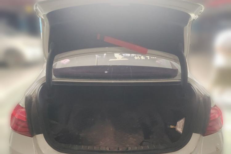 Used BMW 3 Series 2018 320Li Fashion Model Trunk