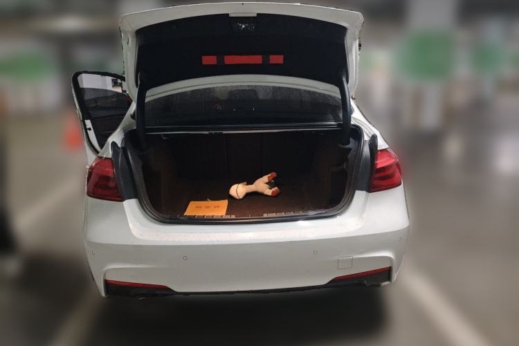 Used BMW 3 Series 2018 320Li Leading Model M Sport Package Trunk