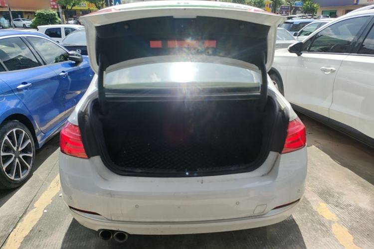 Used BMW 3 Series 2018 320Li Fashion Model Trunk