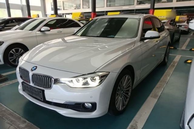 Ojetý BMW 3 Series 2018 320Li Fashion Model