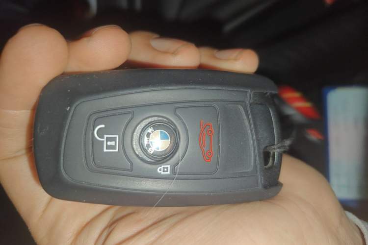 Used BMW 3 Series 2018 320i M Sport Package Vehicle Key
