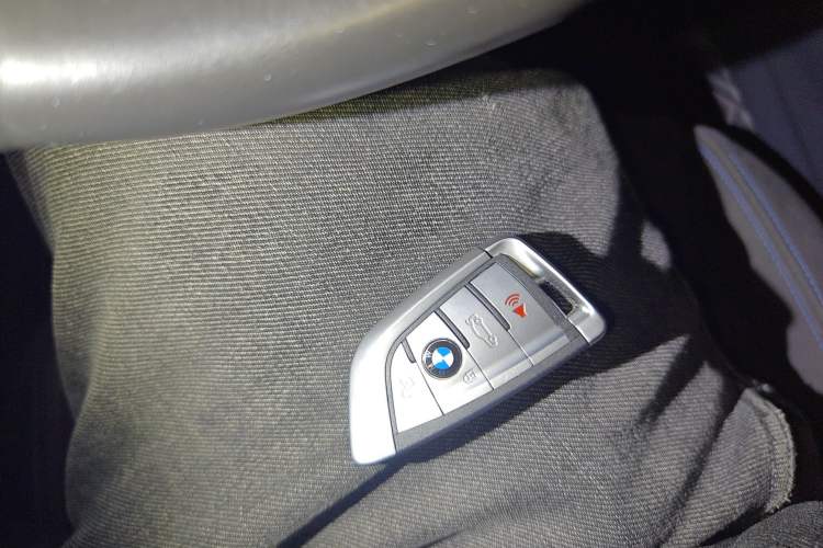Used BMW 3 Series 2018 320i M Sport Package Vehicle Key