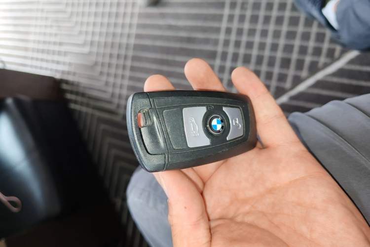 Used BMW 3 Series 2018 320i M Sport Package Vehicle Key