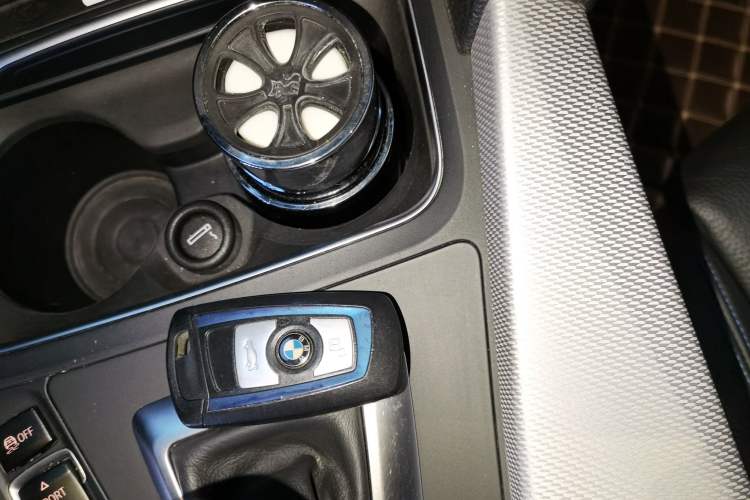 Used BMW 3 Series 2018 320i M Sport Package Vehicle Key