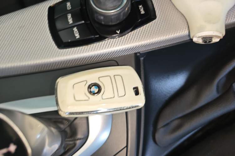 Used BMW 3 Series 2018 320i M Sport Package Vehicle Key