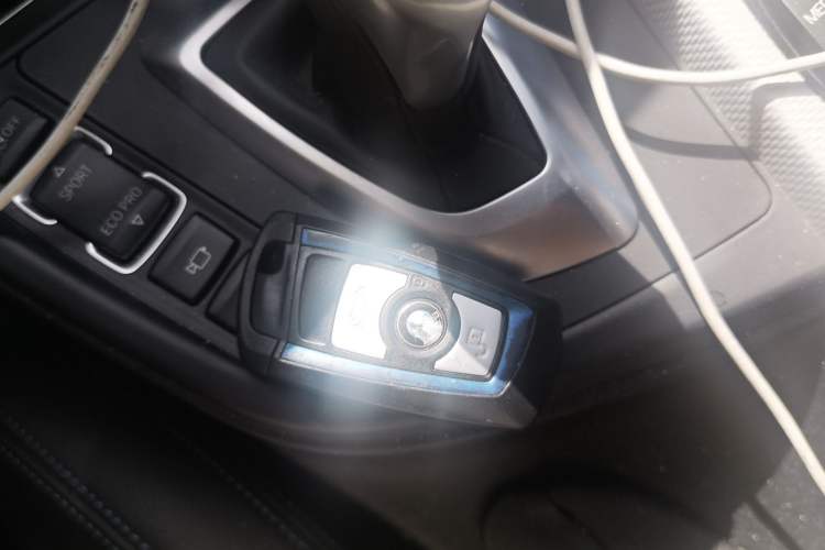 Used BMW 3 Series 2018 320i M Sport Package Vehicle Key