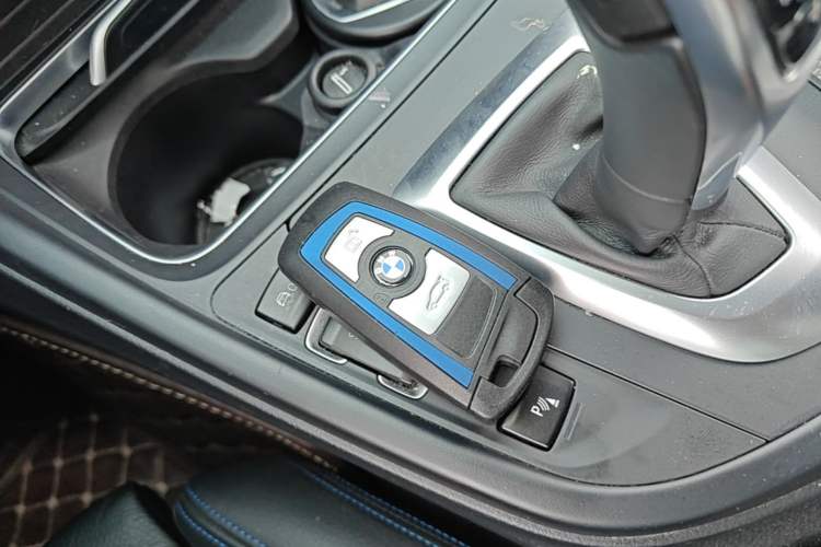 Used BMW 3 Series 2018 320i M Sport Package Vehicle Key