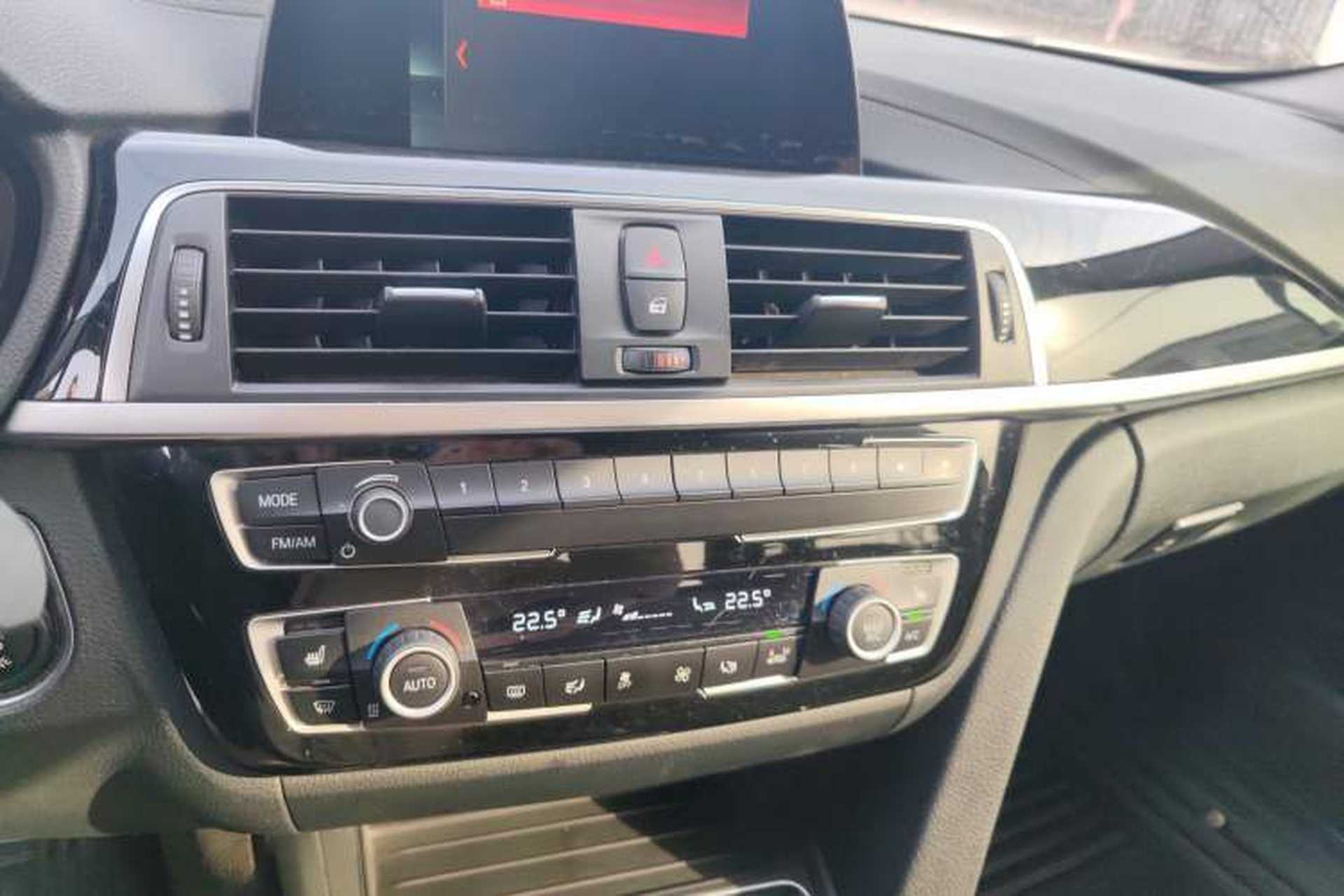 Used BMW 3 Series 2018 320Li Fashion Model Audio And AC Panel