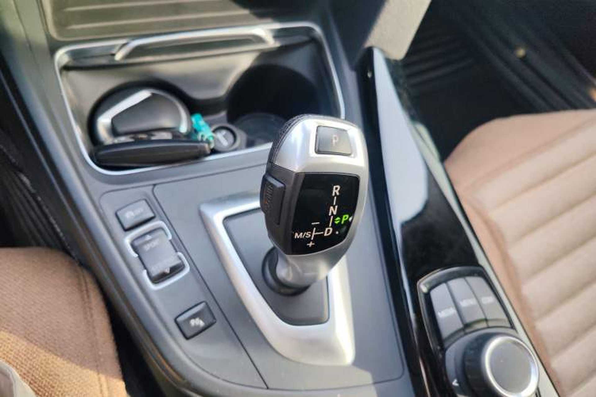 Used BMW 3 Series 2018 320Li Fashion Model Gear Lever