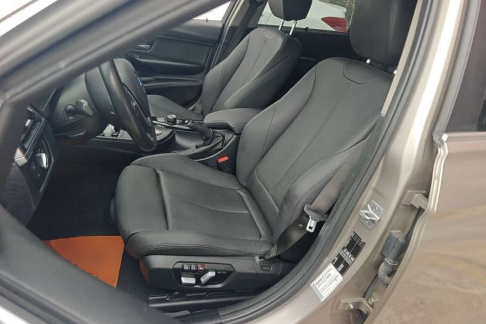 Used BMW 3 Series 2018 320Li Fashion Model Left Front Seat