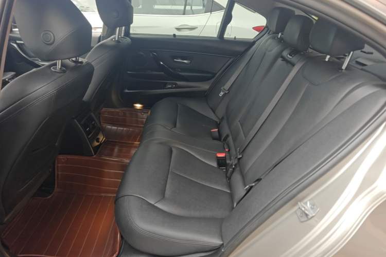 Used BMW 3 Series 2018 320Li Fashion Model Left Rear Seat