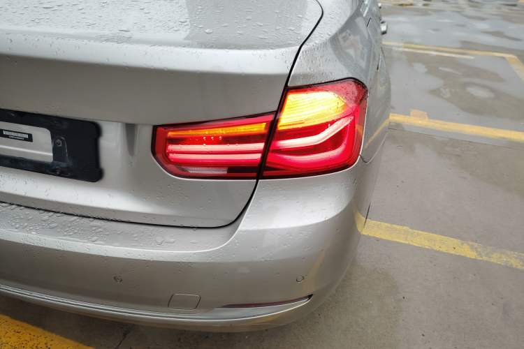 Used BMW 3 Series 2018 320Li Fashion Model Right Rear Taillight