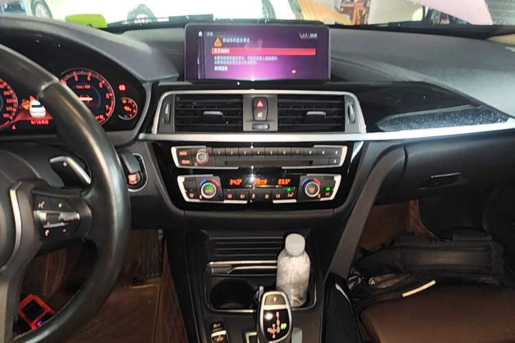 Used BMW 3 Series 2019 320Li M Sport Package Audio And AC Panel