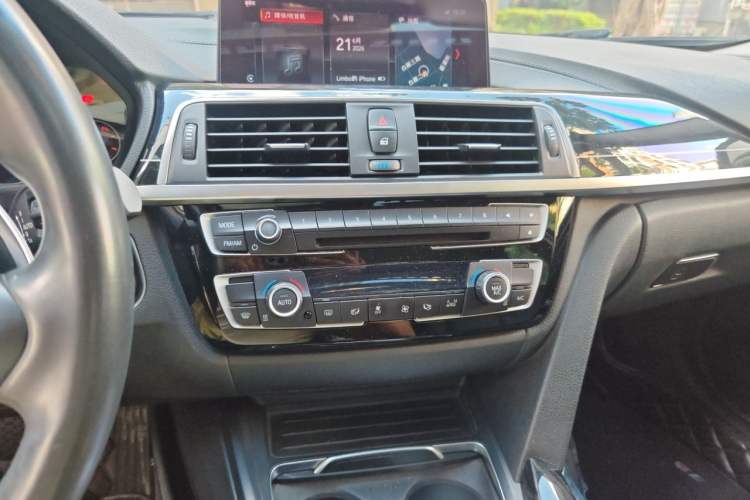Used BMW 3 Series 2019 320Li M Sport Night Edition Audio And AC Panel