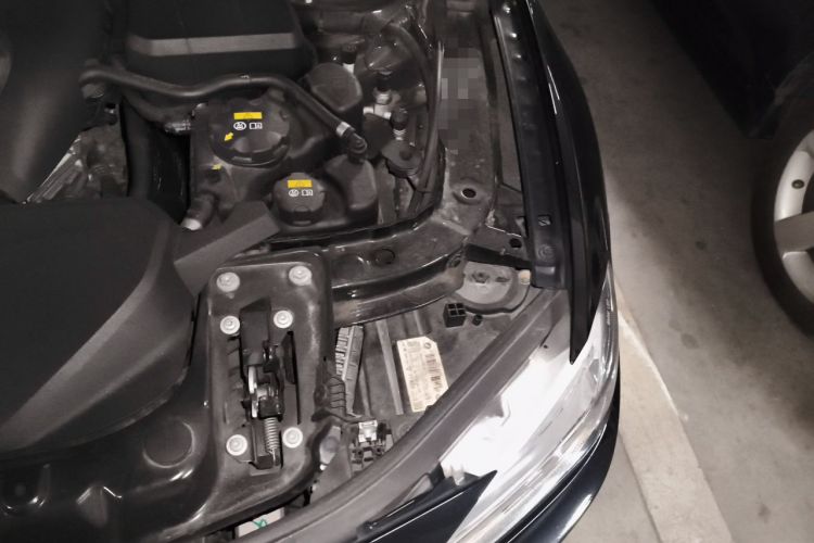 Used BMW 3 Series 2019 320i M Sport Package Engine Bay Left