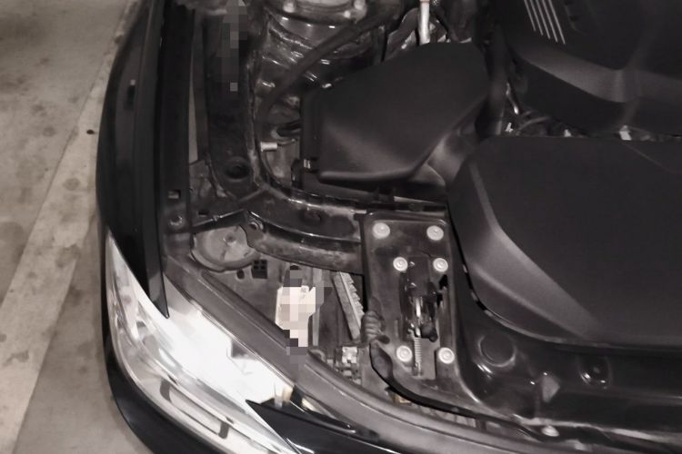 Used BMW 3 Series 2019 320i M Sport Package Engine Bay Right