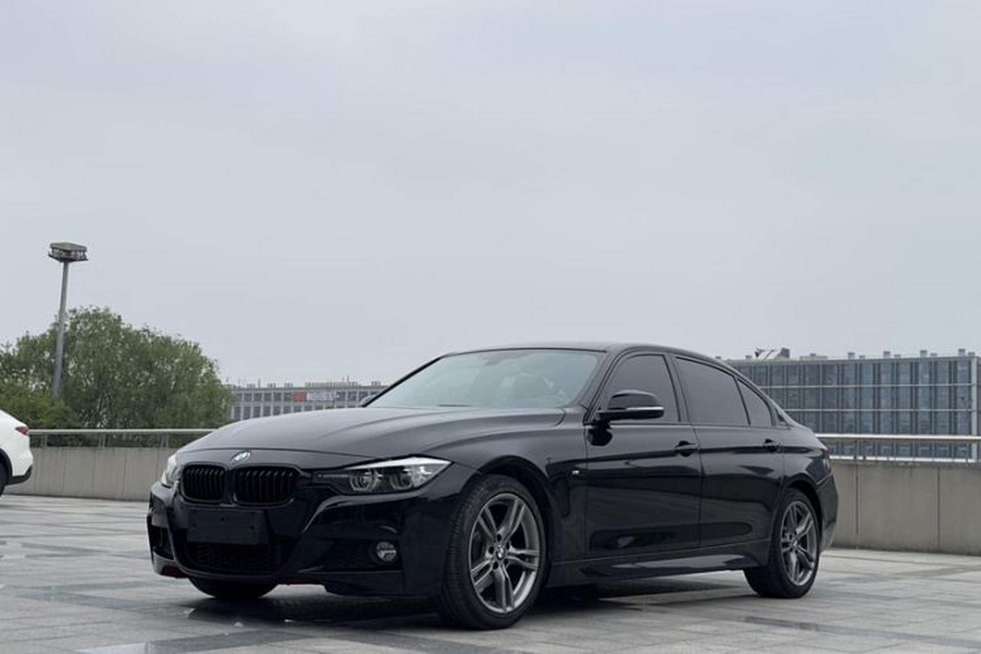 Used BMW 3 Series 2019 320Li M Sport Night Edition Exterior 8