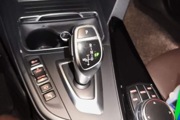 Used BMW 3 Series 2019 320i M Sport Package Gear Lever