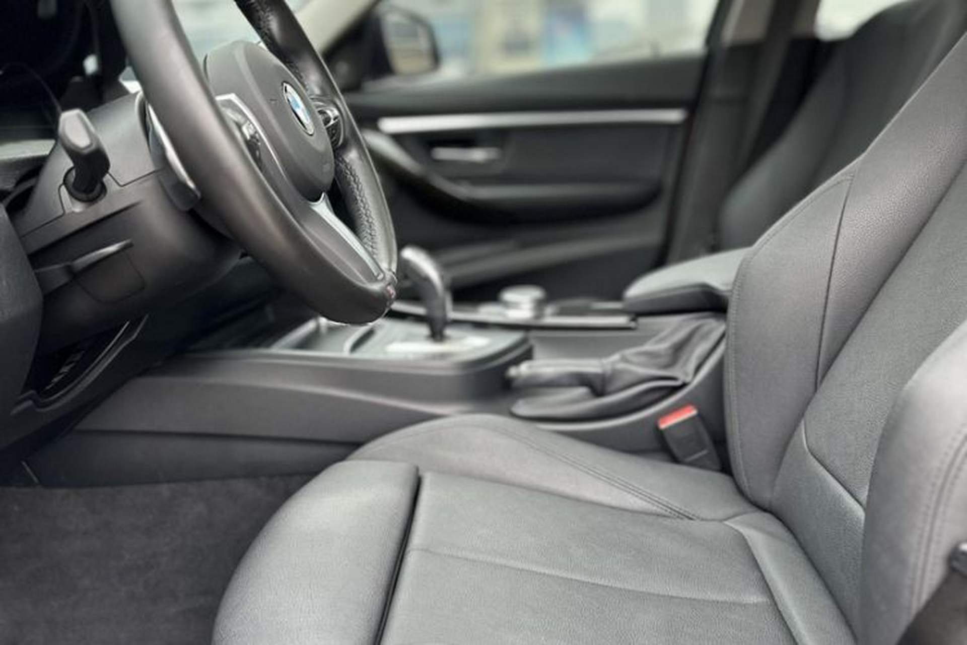 Used BMW 3 Series 2019 320Li M Sport Night Edition Interior 10