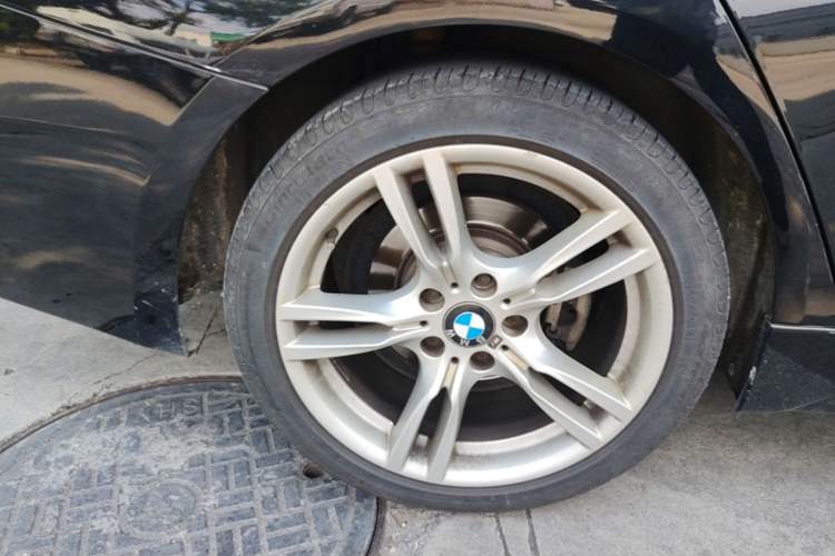 Used BMW 3 Series 2019 320Li M Luxury Package Right Rear Wheel Hub