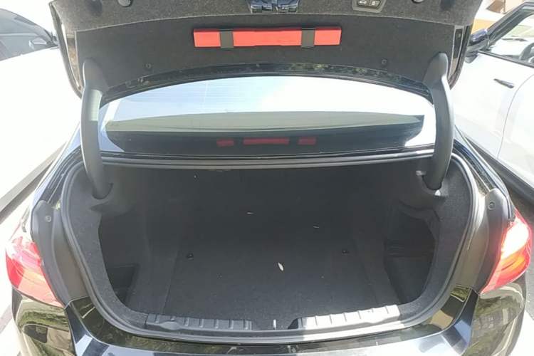 Used BMW 3 Series 2019 320Li xDrive Fashion Model Trunk