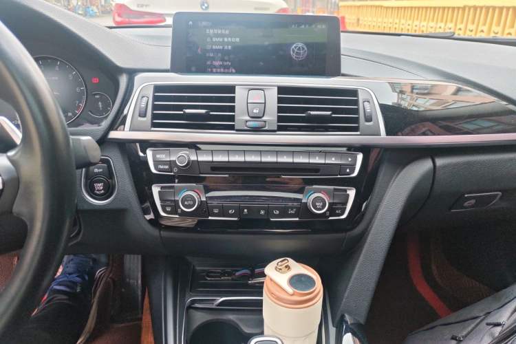 Used BMW 3 Series 2019 320Li M Sport Package Audio And AC Panel